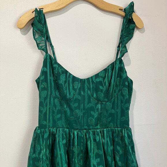 Lulus Glory Hunter Green Floral Jacquard Tiered Maxi Dress NWT Sz S - Picture 3 of 11